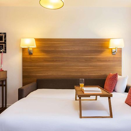 อดาจิโอ ลา ดีเฟนซ์ คัวร์บีโว Aparthotel กูร์เบอวัวร์ ภายนอก รูปภาพ