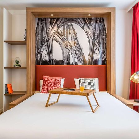 อดาจิโอ ลา ดีเฟนซ์ คัวร์บีโว Aparthotel กูร์เบอวัวร์ ภายนอก รูปภาพ