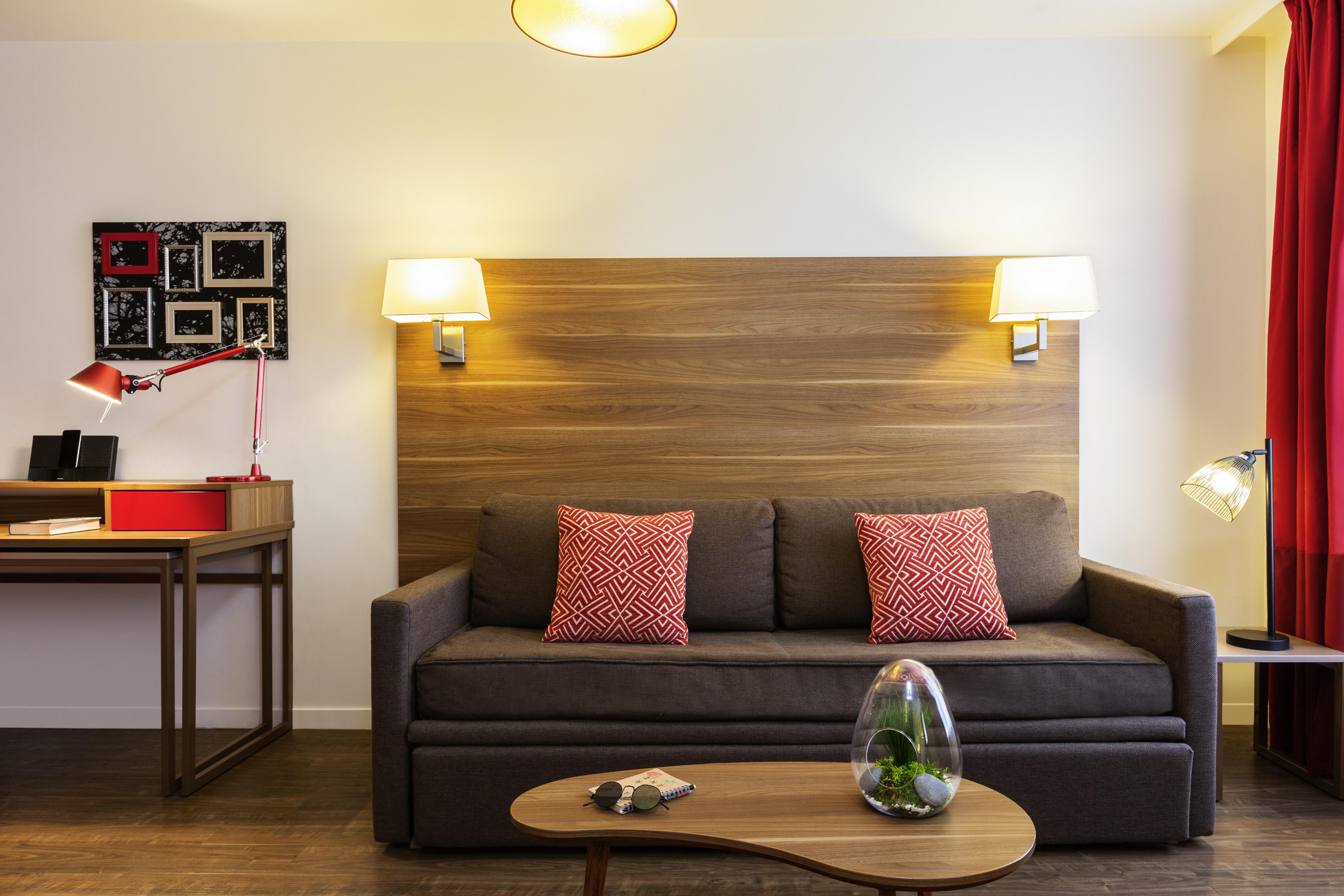 อดาจิโอ ลา ดีเฟนซ์ คัวร์บีโว Aparthotel กูร์เบอวัวร์ ภายนอก รูปภาพ