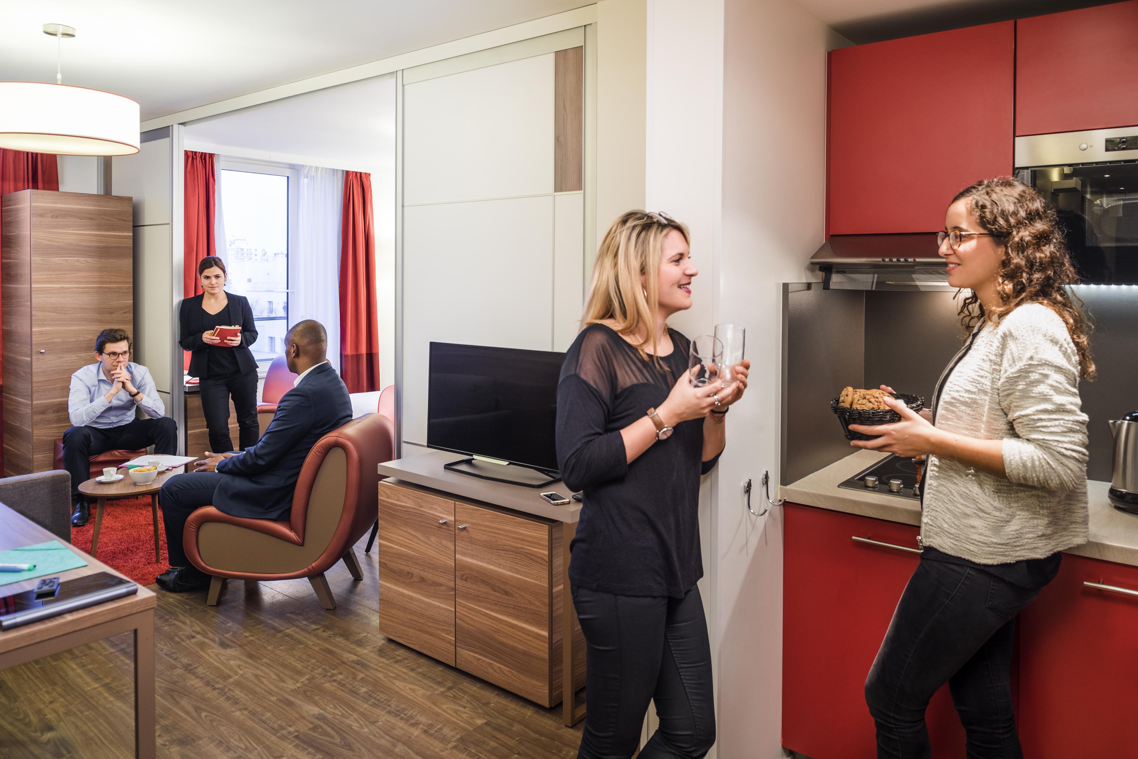 อดาจิโอ ลา ดีเฟนซ์ คัวร์บีโว Aparthotel กูร์เบอวัวร์ ภายนอก รูปภาพ