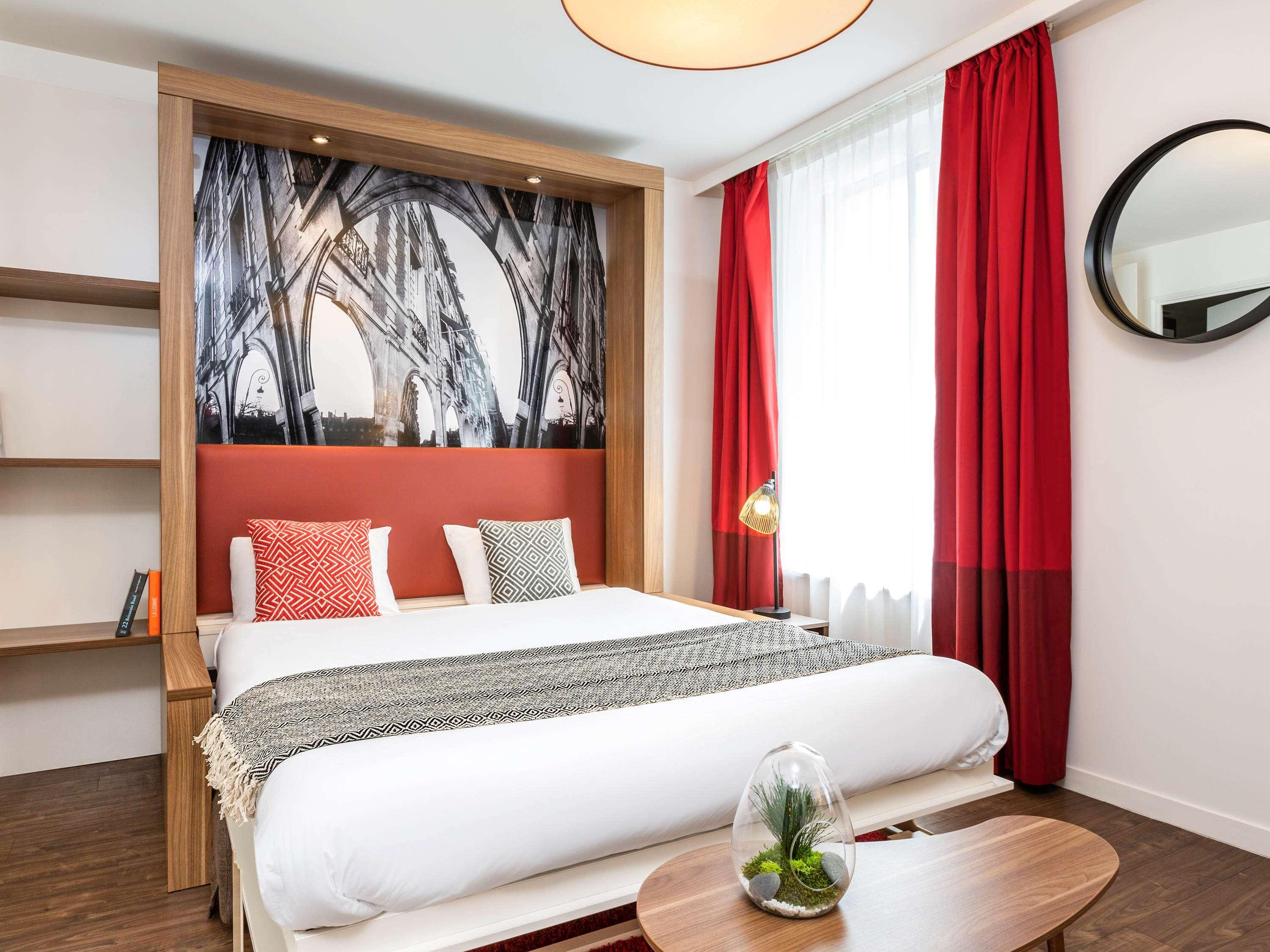 อดาจิโอ ลา ดีเฟนซ์ คัวร์บีโว Aparthotel กูร์เบอวัวร์ ภายนอก รูปภาพ