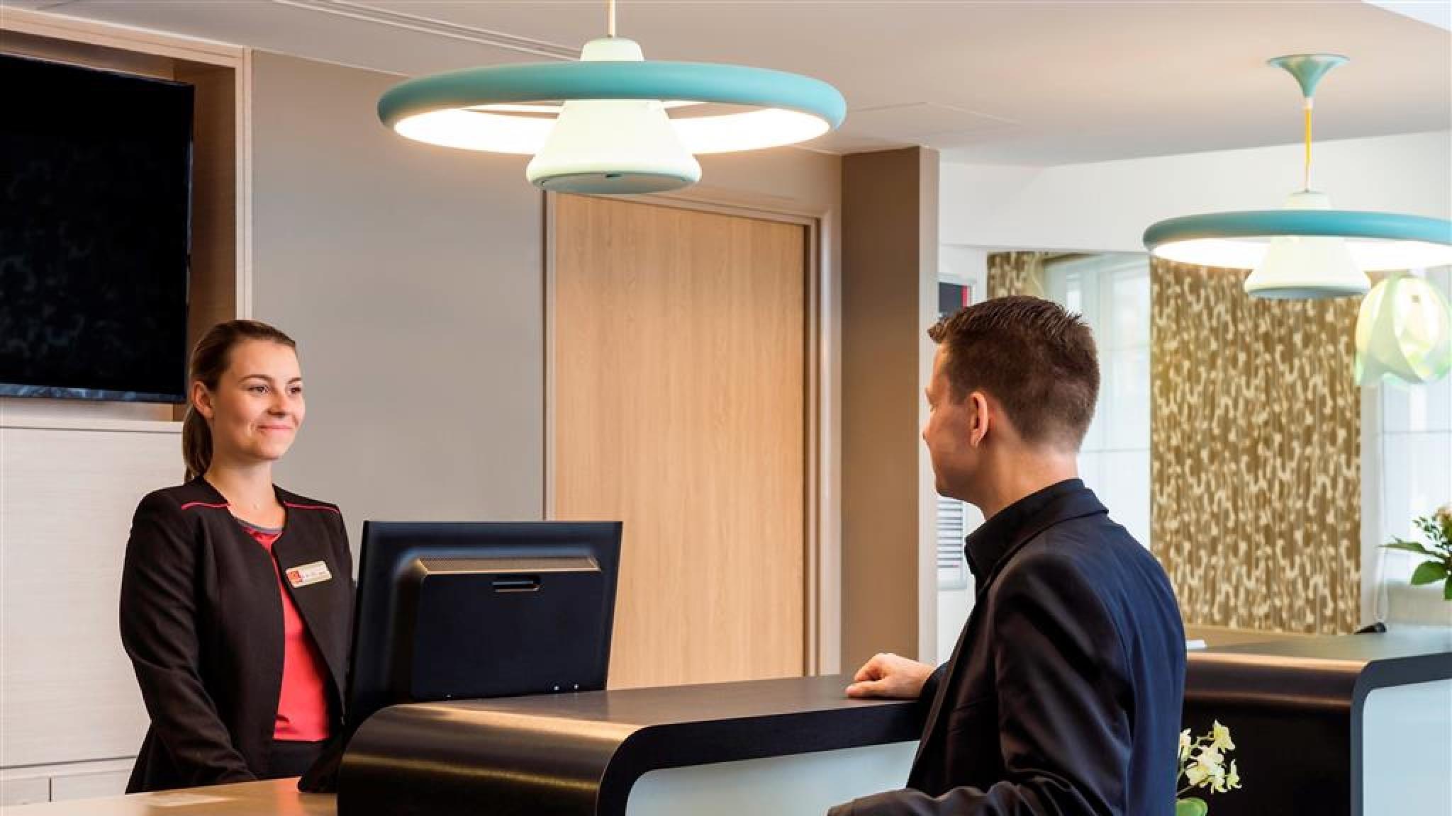 อดาจิโอ ลา ดีเฟนซ์ คัวร์บีโว Aparthotel กูร์เบอวัวร์ ภายนอก รูปภาพ