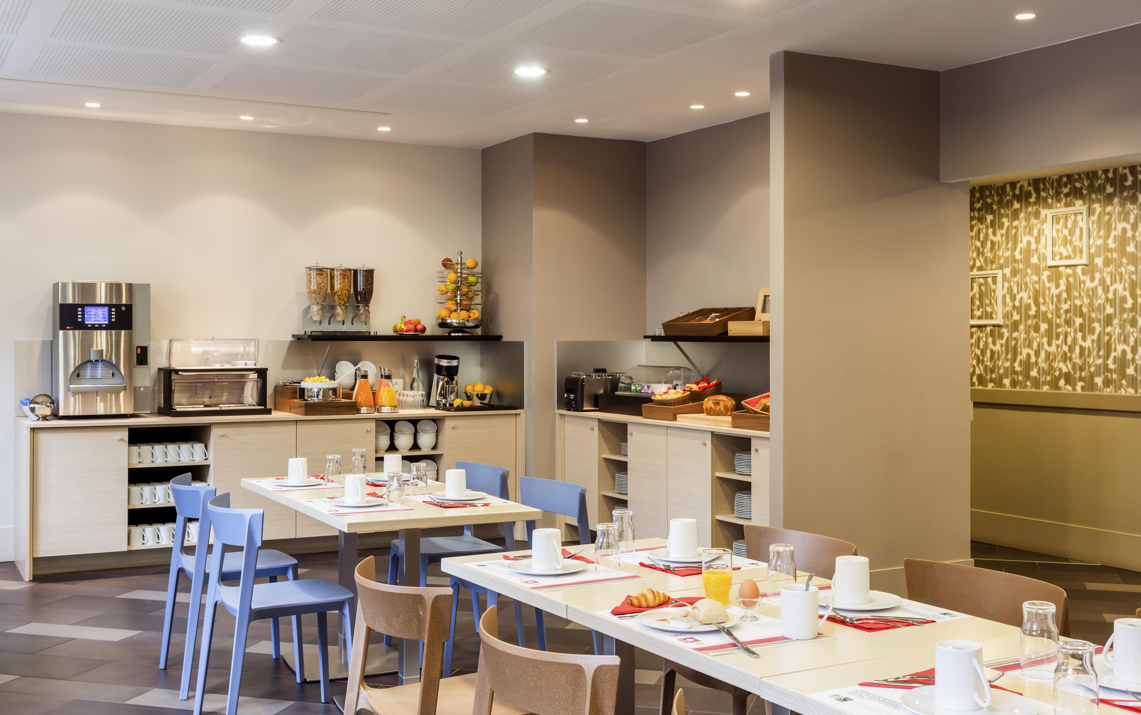 อดาจิโอ ลา ดีเฟนซ์ คัวร์บีโว Aparthotel กูร์เบอวัวร์ ภายนอก รูปภาพ