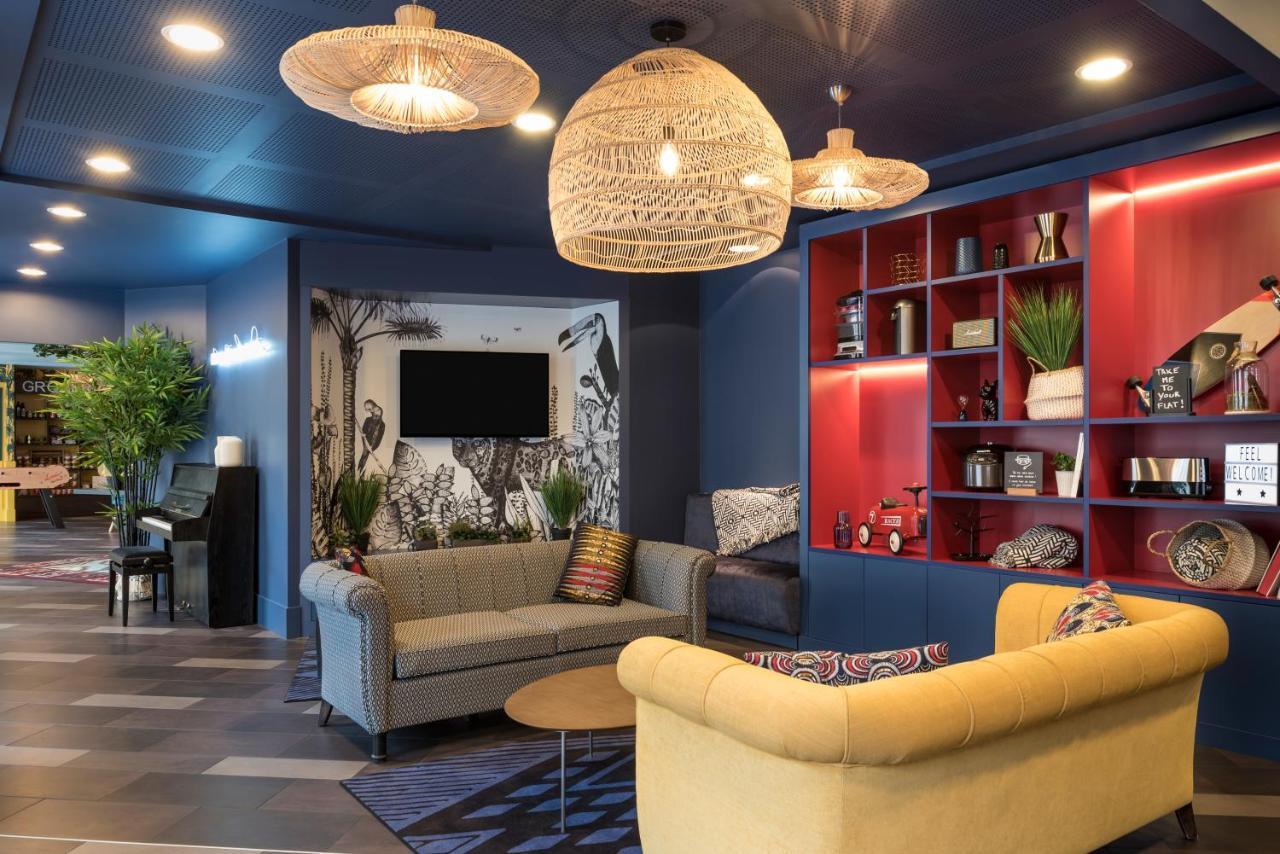 อดาจิโอ ลา ดีเฟนซ์ คัวร์บีโว Aparthotel กูร์เบอวัวร์ ภายนอก รูปภาพ